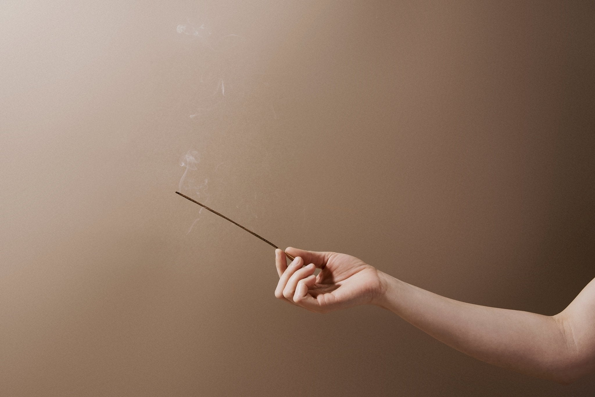 3 therapeutic reasons to add incense to your routine - Looshi