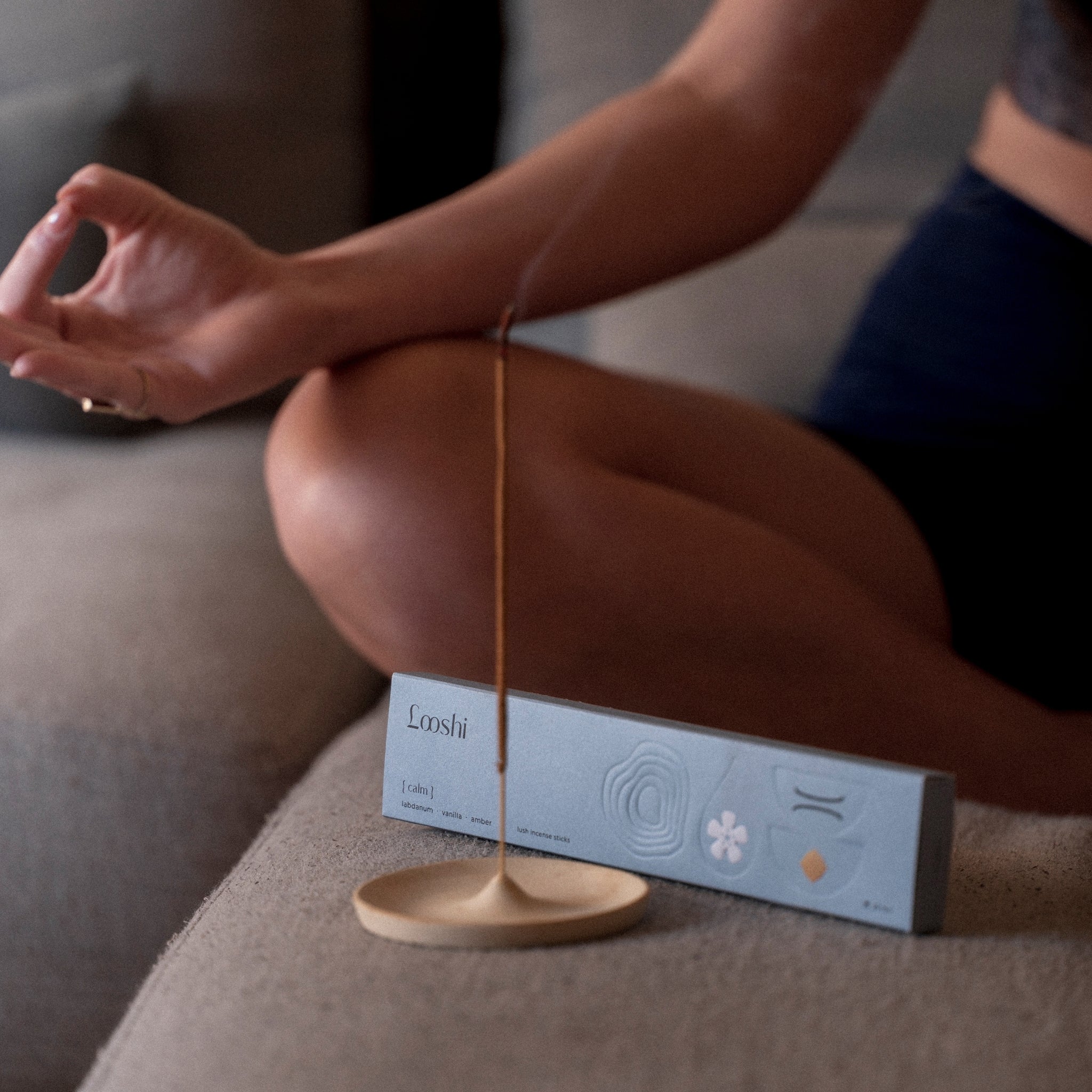 Calm Natural Incense Sticks: Labdanum, Vanilla & Amber Blend | Looshi